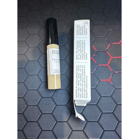 Maxine’s Revenge FRENCH FACE Concealer Concentrate - Color: fair  golden - Picture 2 of 7